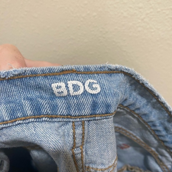 BDG Jeans Destroyed Slim Boyfriend Skinny Ankle Light Wash Womens size 27 - Picture 2 of 4